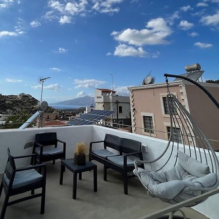 Sonia'S Luxury Apartment With Jacuzzi กามิลารี ภายนอก รูปภาพ