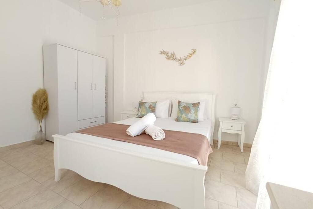Sonia'S Luxury Apartment With Jacuzzi กามิลารี ภายนอก รูปภาพ