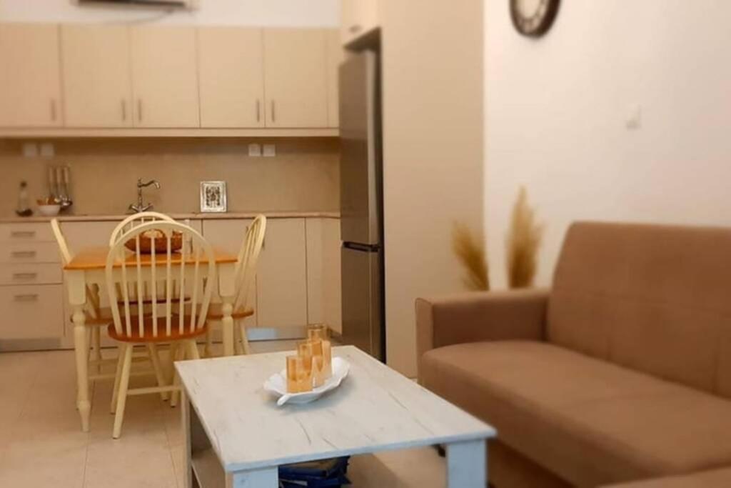 Sonia'S Luxury Apartment With Jacuzzi กามิลารี ภายนอก รูปภาพ