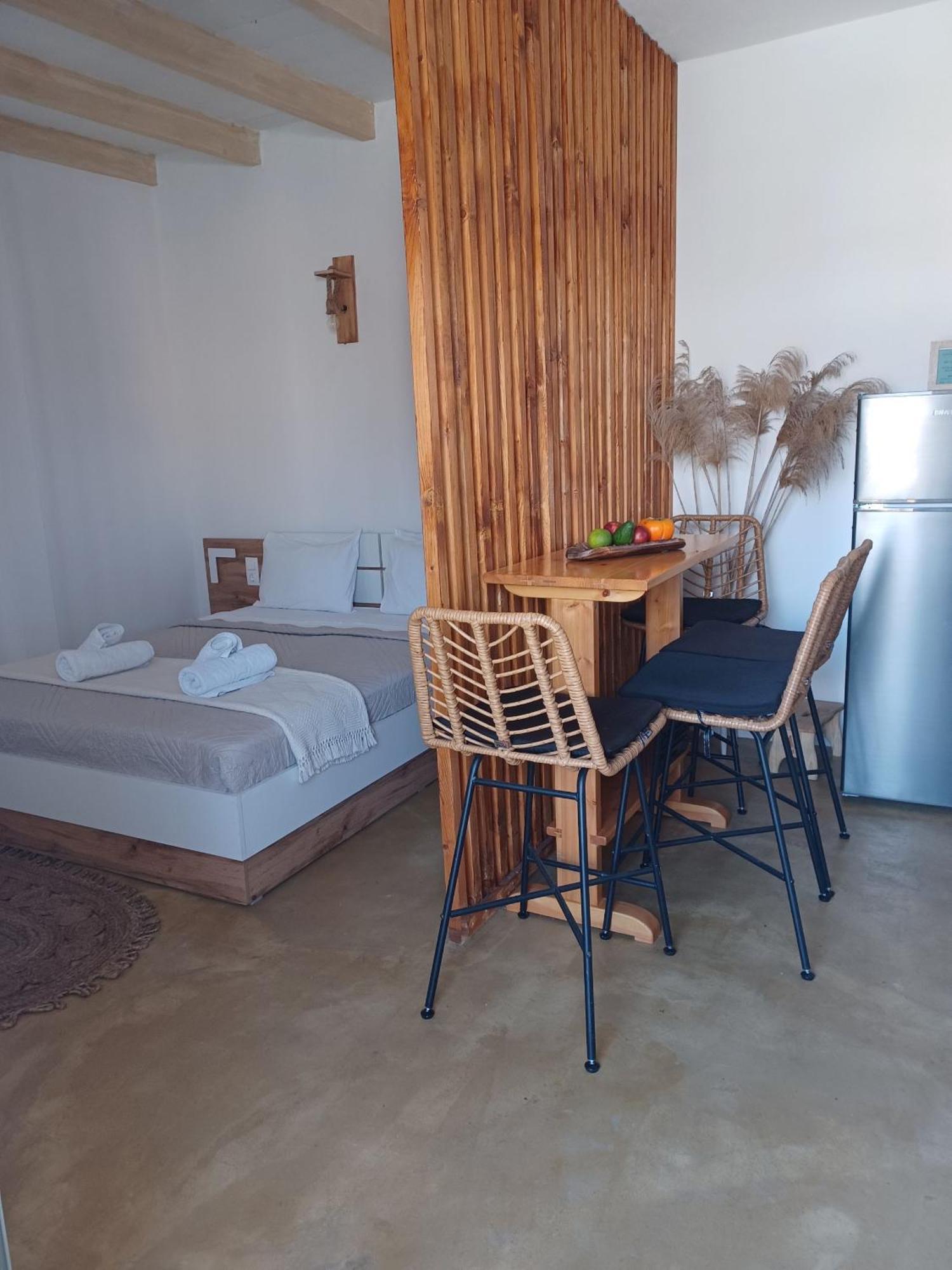 Sonia'S Luxury Apartment With Jacuzzi กามิลารี ภายนอก รูปภาพ