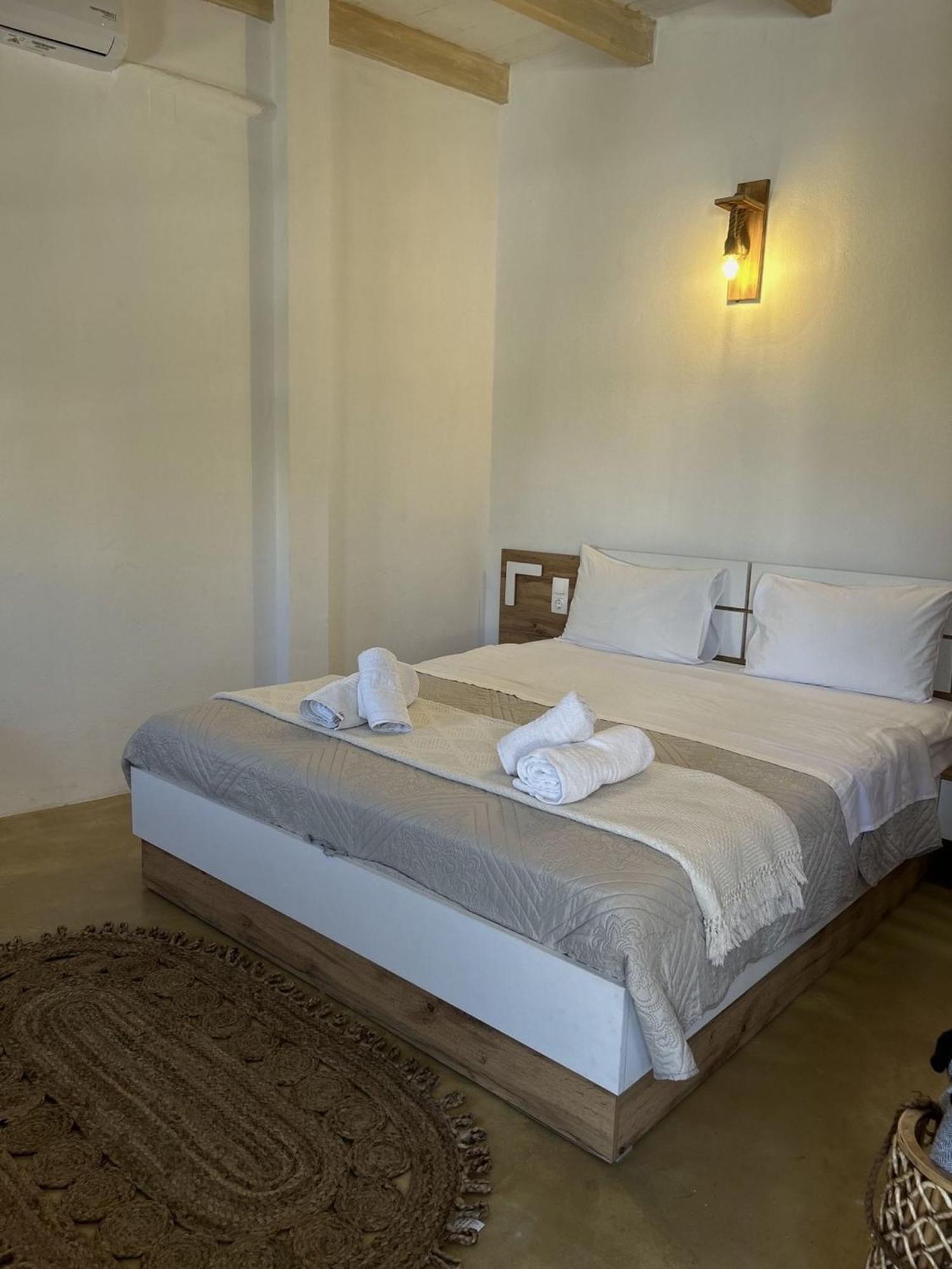 Sonia'S Luxury Apartment With Jacuzzi กามิลารี ภายนอก รูปภาพ
