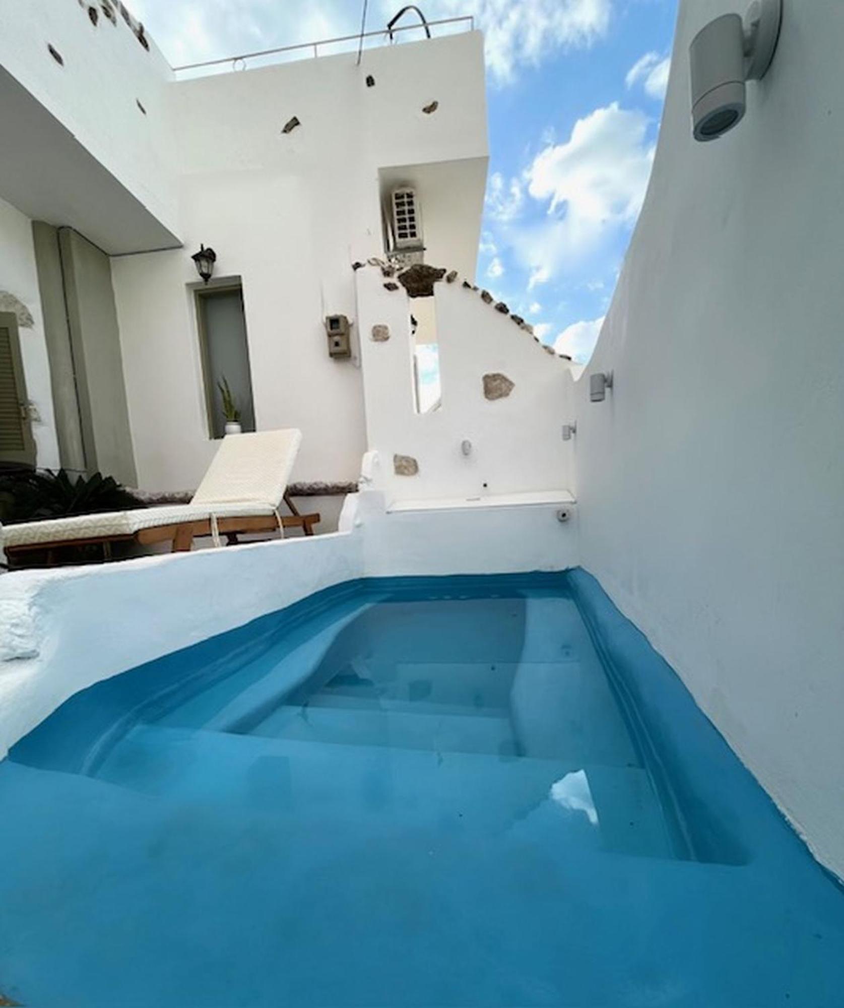 Sonia'S Luxury Apartment With Jacuzzi กามิลารี ภายนอก รูปภาพ
